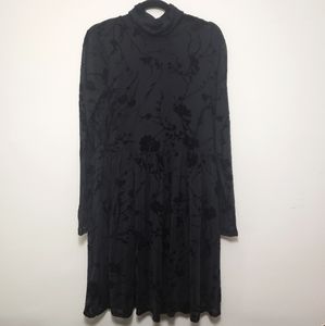 RW&CO Black long-sleeved floral dress